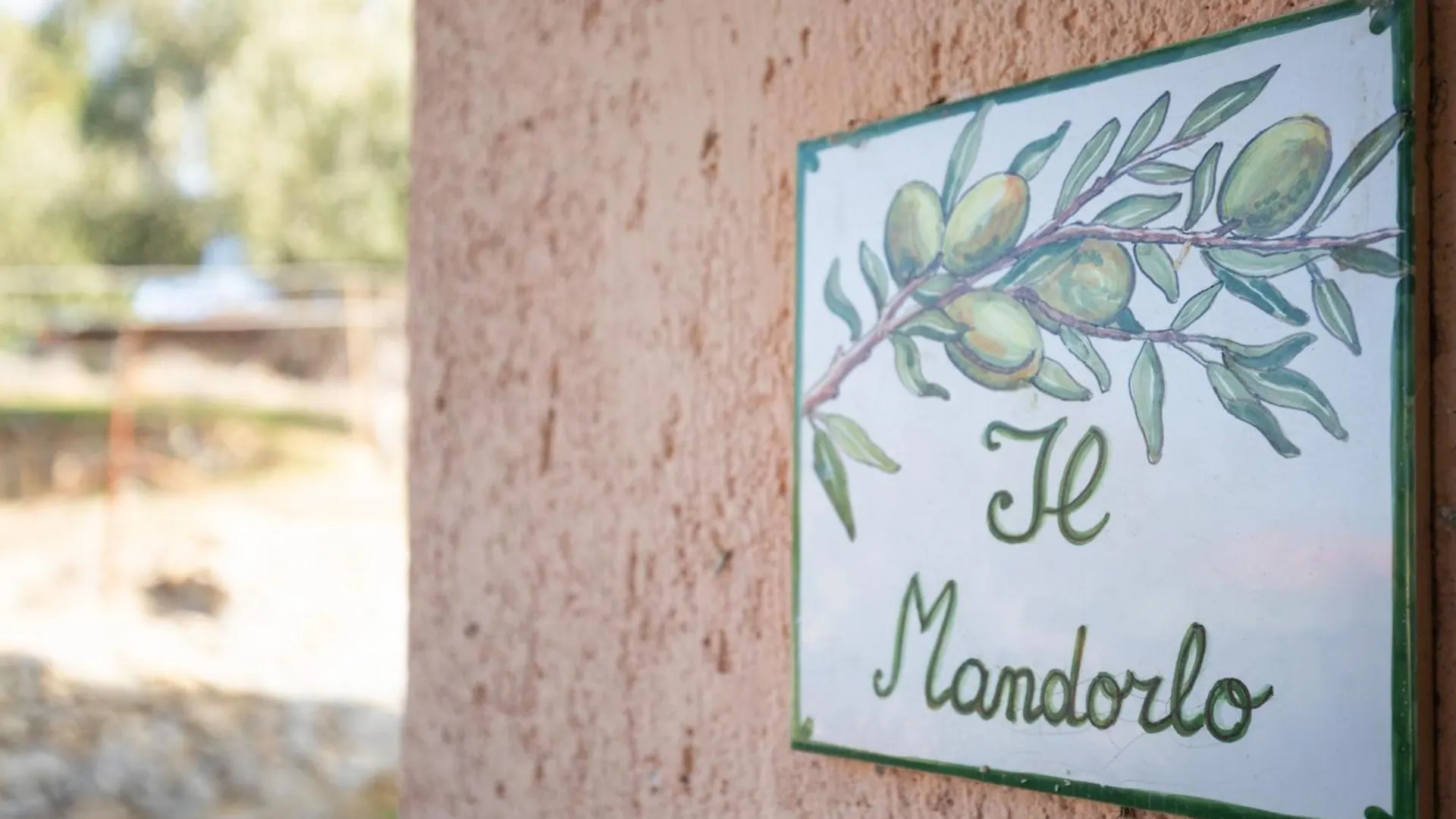 Holiday home Appartamenti Mandorlo E Melograno By Helloelba La Guardia